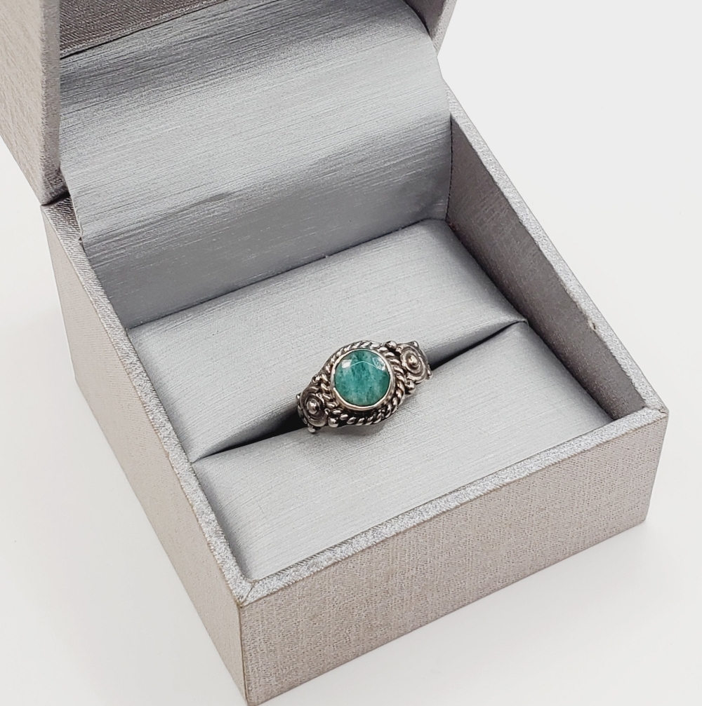 Emerald Ring - image 8